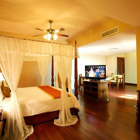 Bayon Era Hotel Siem Reap Bagian luar foto