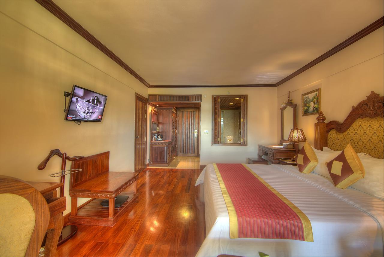 Bayon Era Hotel Siem Reap Bagian luar foto