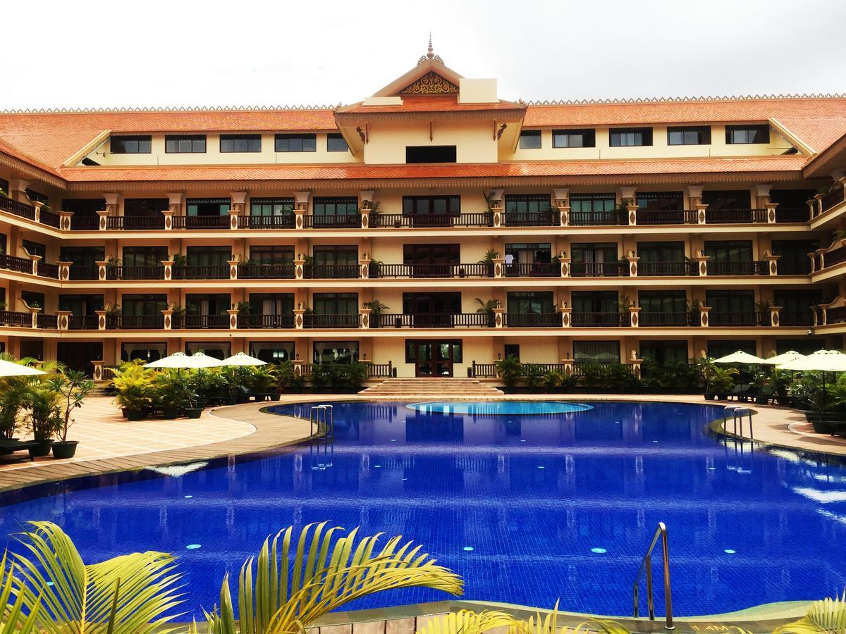 Bayon Era Hotel Siem Reap Bagian luar foto