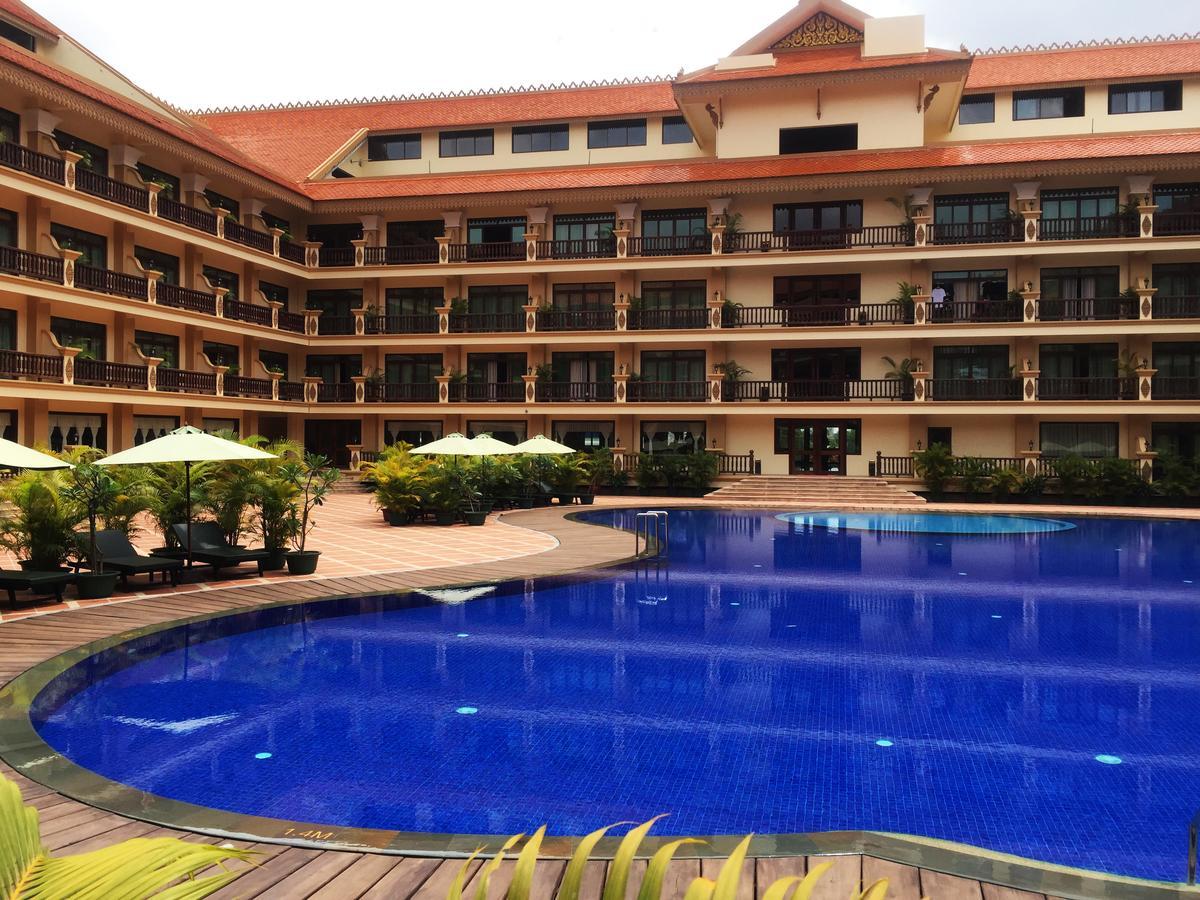 Bayon Era Hotel Siem Reap Bagian luar foto