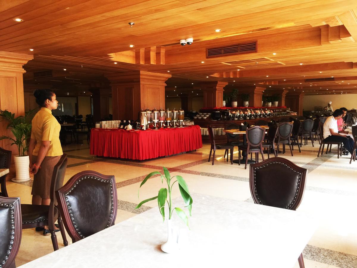 Bayon Era Hotel Siem Reap Bagian luar foto