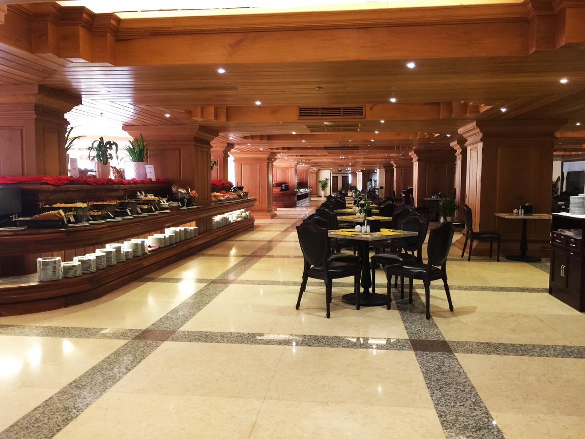 Bayon Era Hotel Siem Reap Bagian luar foto