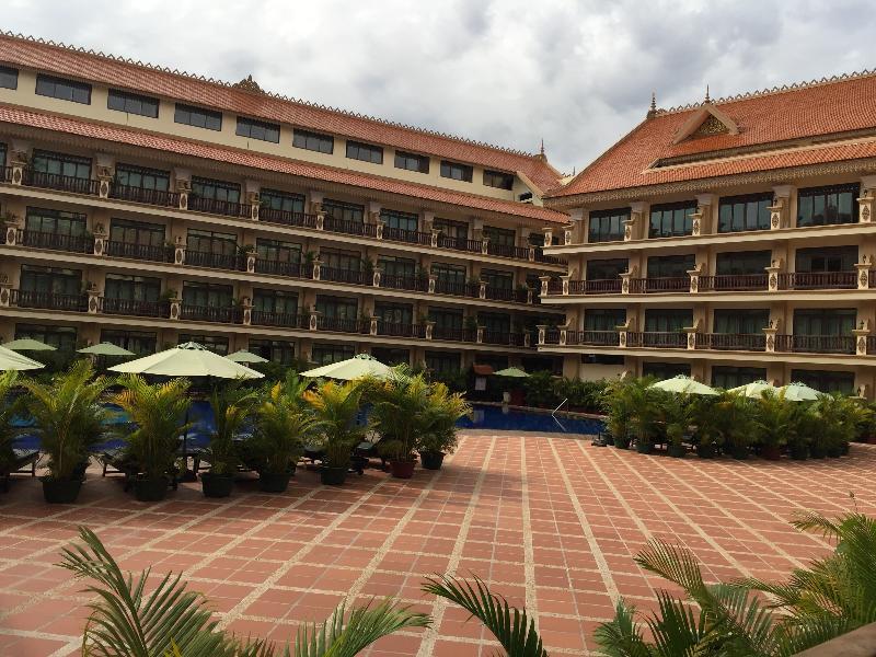 Bayon Era Hotel Siem Reap Bagian luar foto