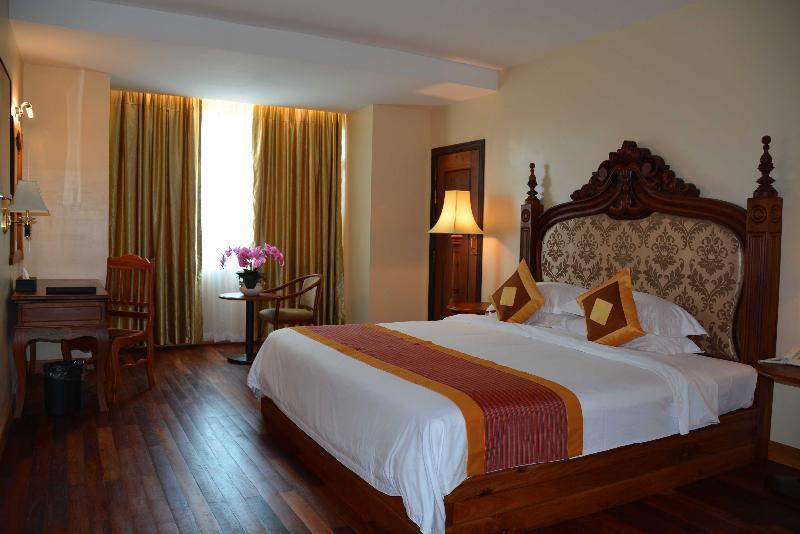 Bayon Era Hotel Siem Reap Bagian luar foto