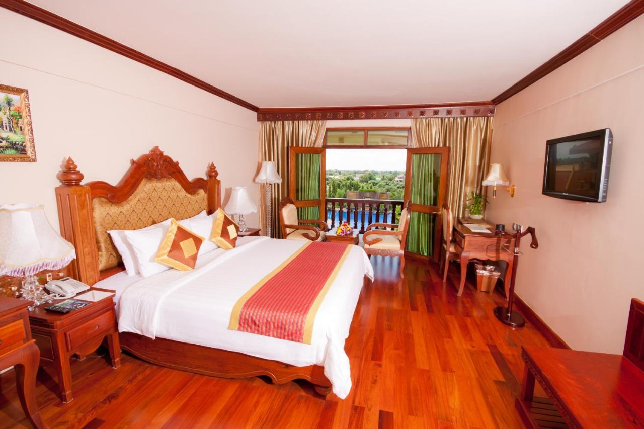 Bayon Era Hotel Siem Reap Bagian luar foto