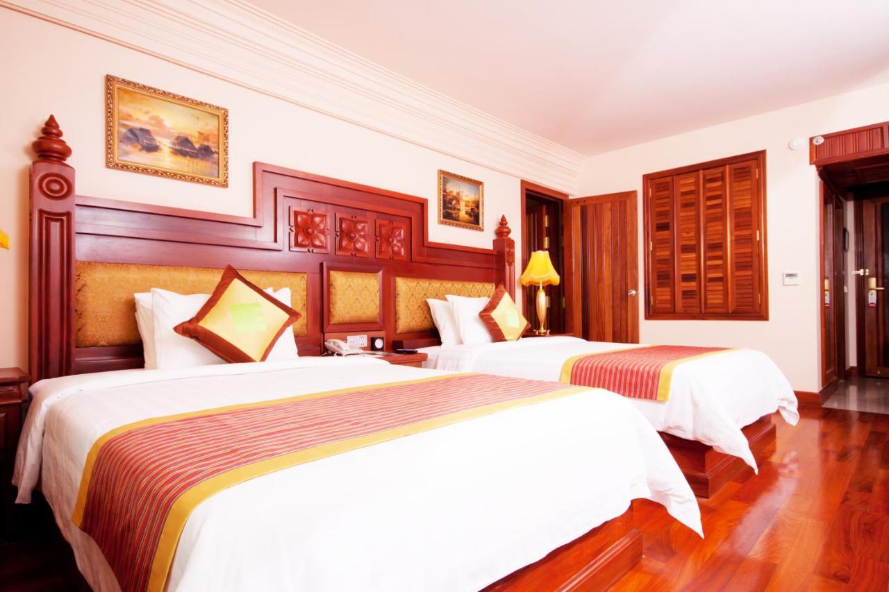 Bayon Era Hotel Siem Reap Bagian luar foto