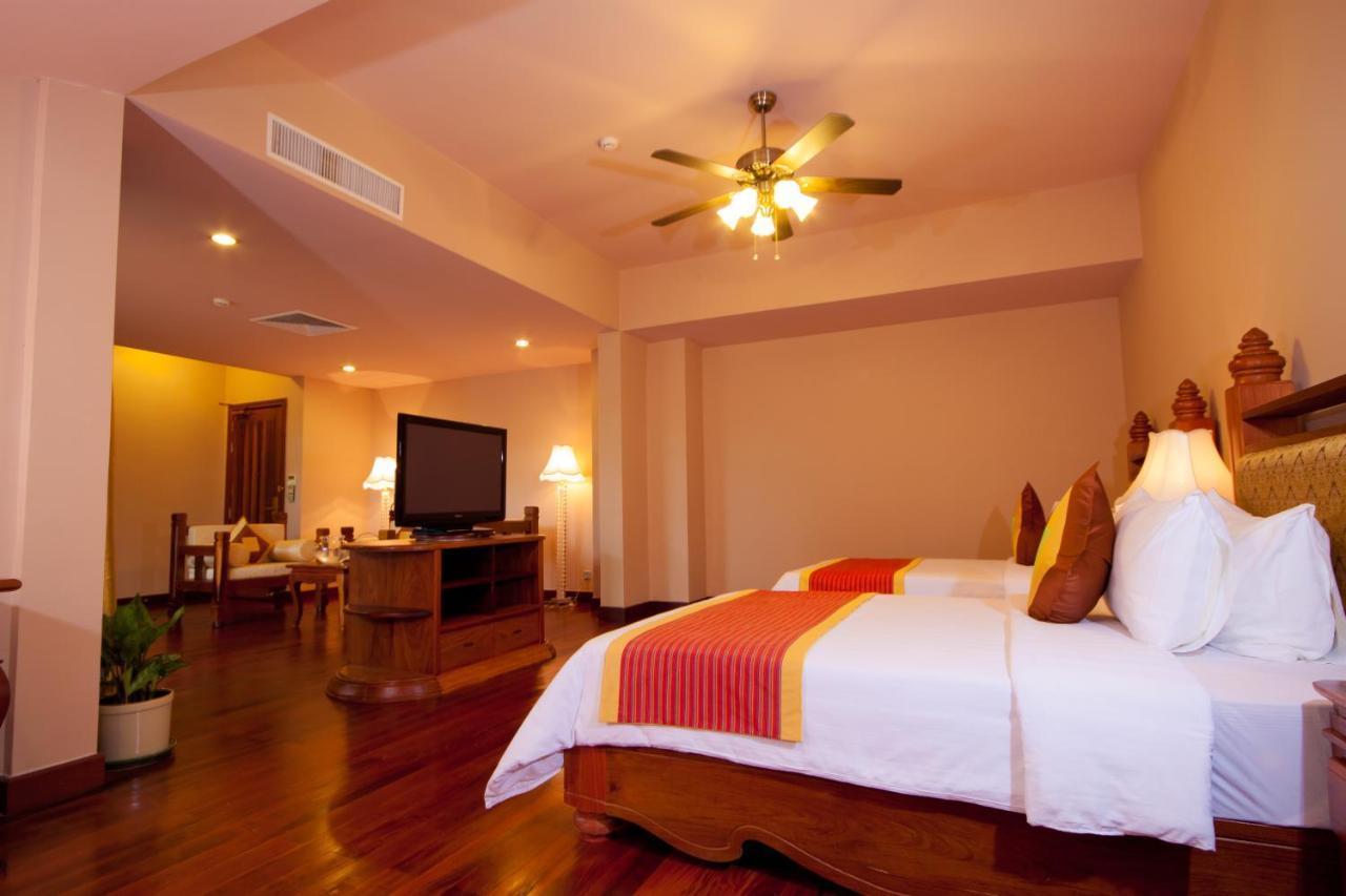 Bayon Era Hotel Siem Reap Bagian luar foto