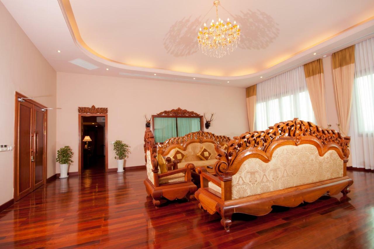 Bayon Era Hotel Siem Reap Bagian luar foto