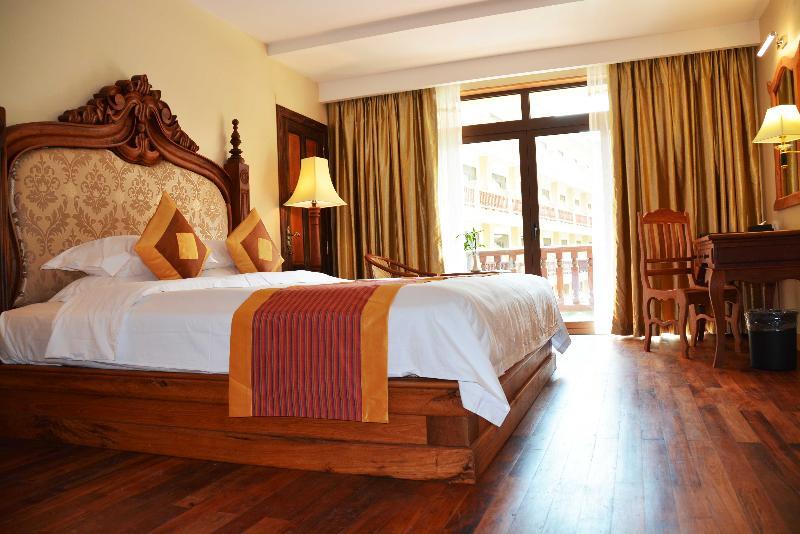Bayon Era Hotel Siem Reap Bagian luar foto